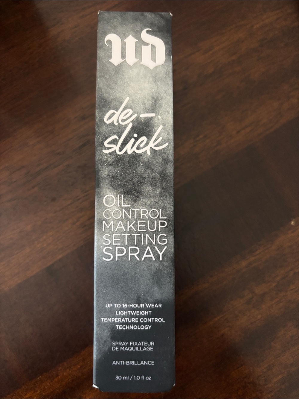 Urban Decay De-Slick Makeup Setting Spray - Black Packaging
